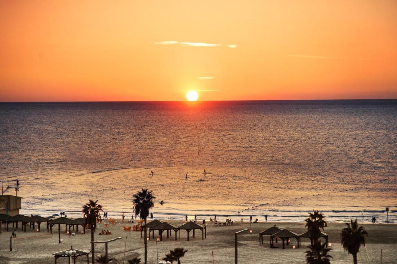 Brown Brut Seafront Hotel, A Member Of Brown Hotels Tel-Aviv Kültér fotó